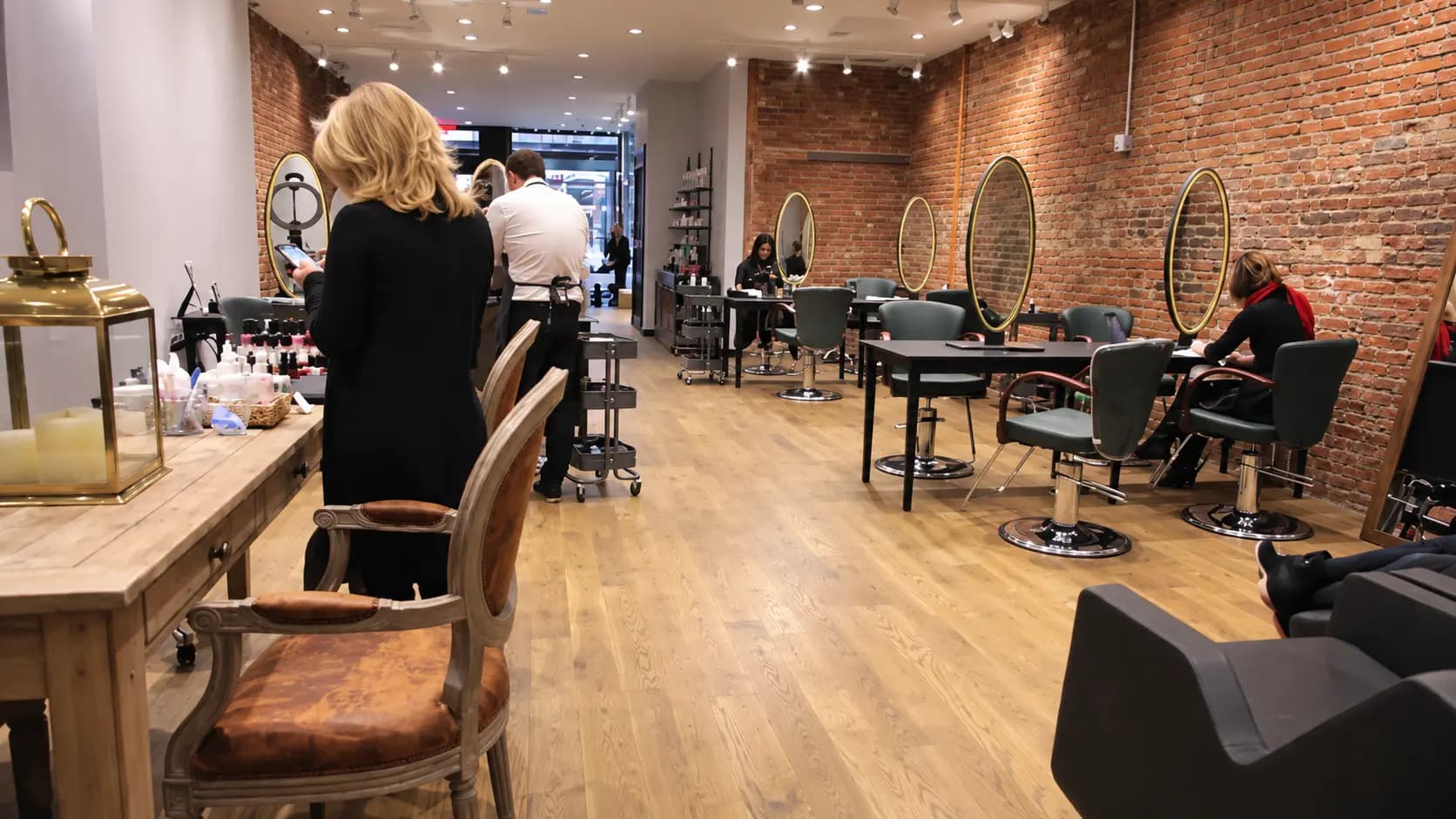 The styling floor and mirror stations at MLD New York